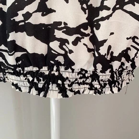 Black Rainn Blouse - Picture 4 of 8